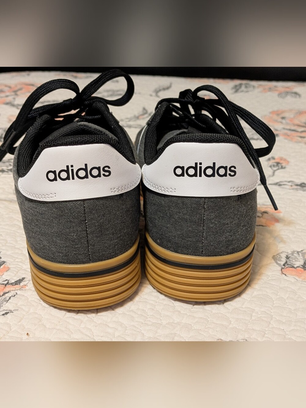 Adidas Daily 4.0 With Box. Unisex. Gray Sneakers with Gum Sole. M 10.5 W 11.5. - Picture 10 of 16